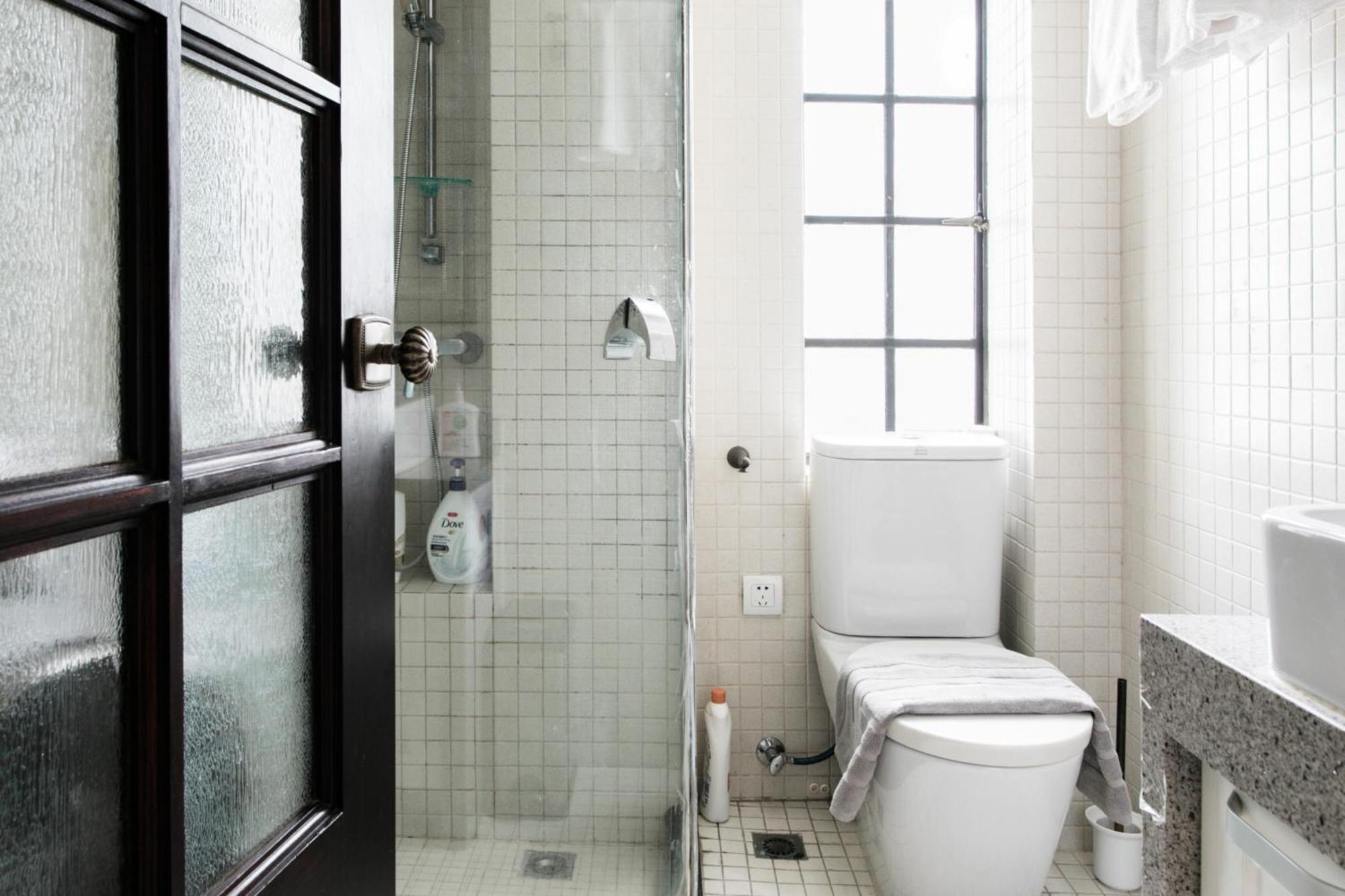 Classic Victorian Presidential West Nanjing Rd Apartment *