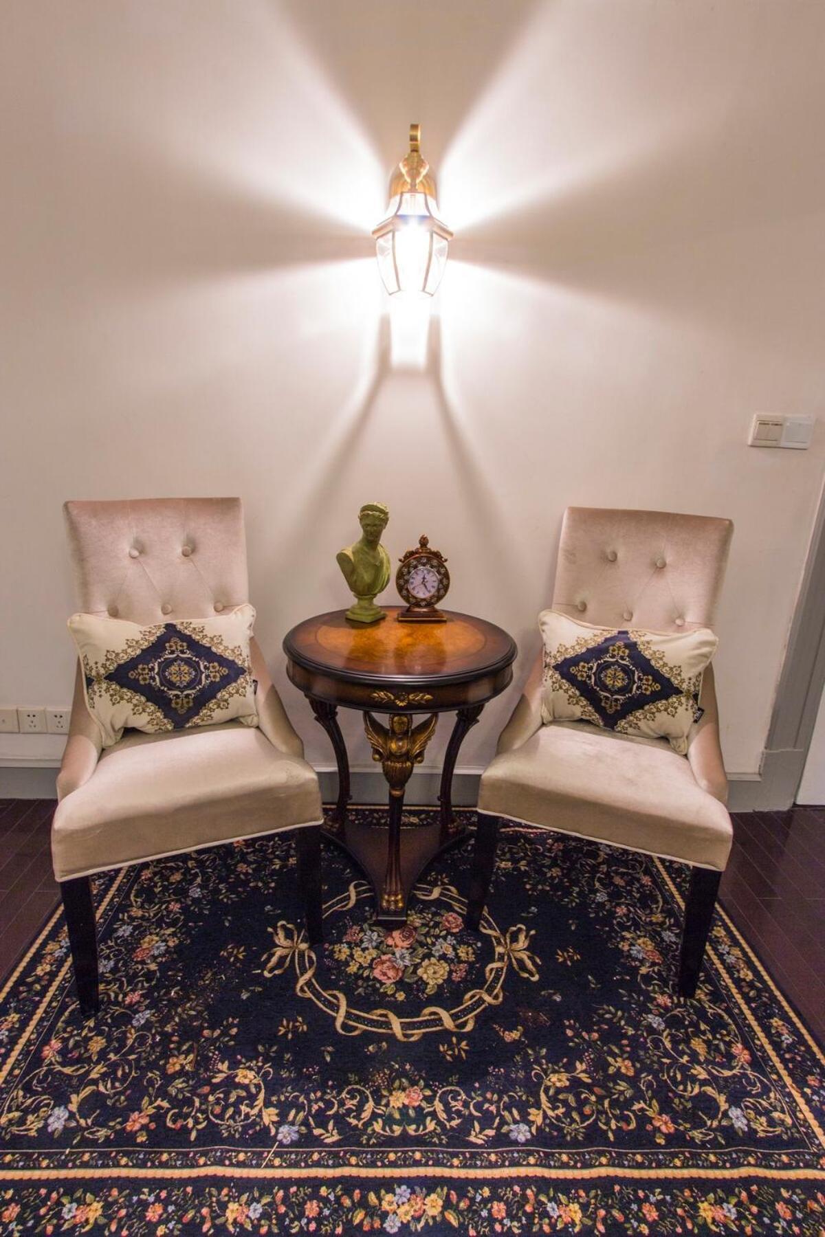 Classic Victorian Presidential West Nanjing Rd Apartment